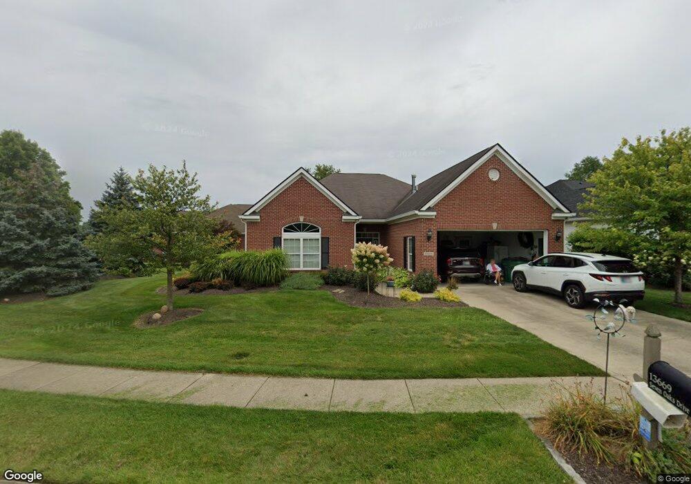 13669 Seven Oaks Dr, Fishers, IN 46038 - photo 1