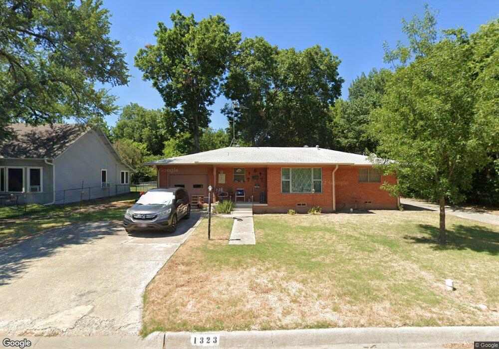 1323 Truelove St, Gainesville, TX 76240 - photo 1