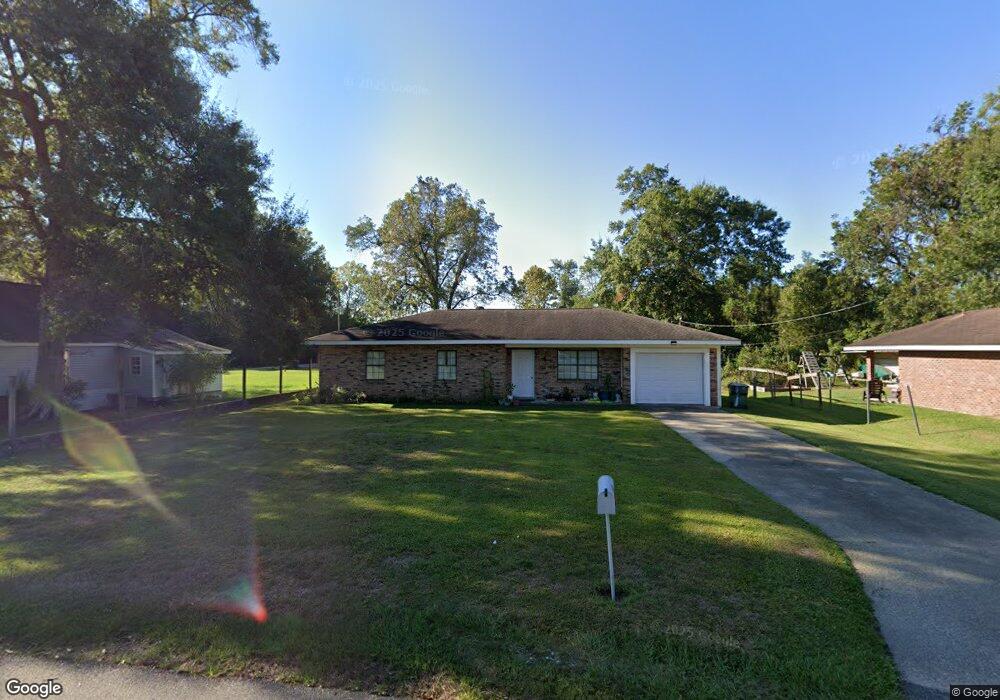 611 Mill St, Picayune, MS 39466 - photo 1