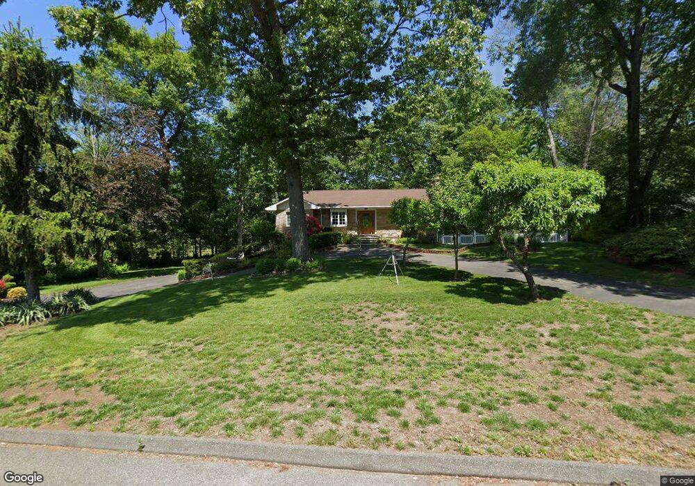 40 Twin Circle Dr, Trumbull, CT 06611 - photo 1