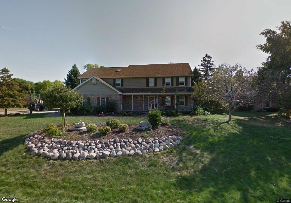 W2823 Oakridge Dr, Appleton, WI 54915 - photo 1