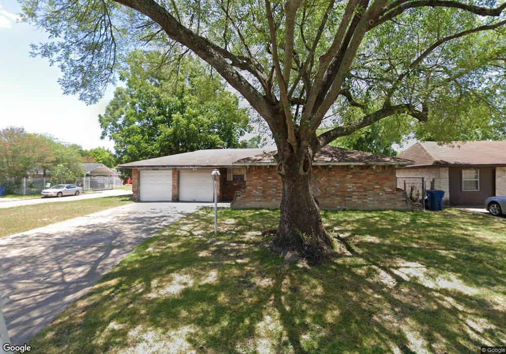 2034 Aldsworth Dr, Houston, TX 77088 - photo 1