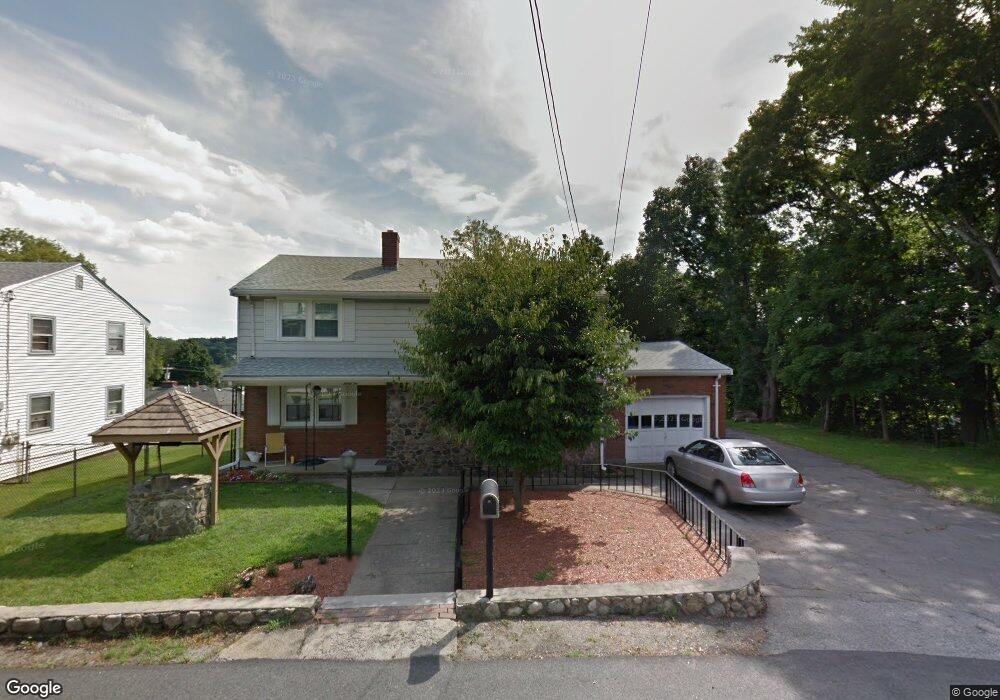 32 Hanson Rd, Saugus, MA 01906 - photo 1