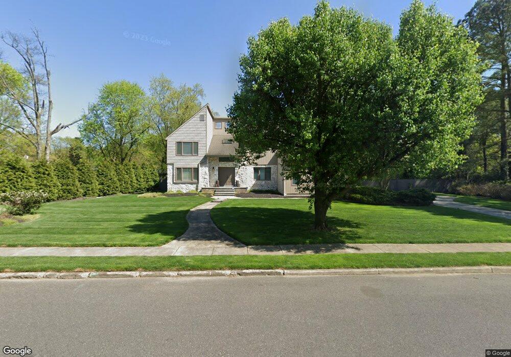 108 N Riding Dr, Moorestown, NJ 08057 - photo 1