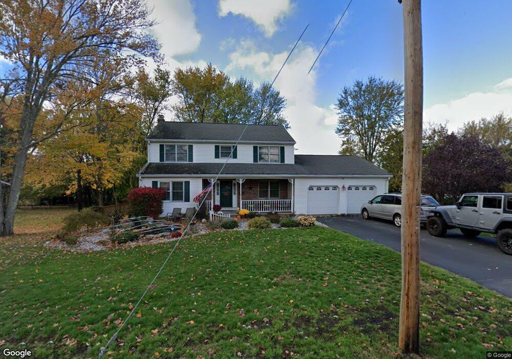 571 Ridge Rd, Middletown, CT 06457 - photo 1