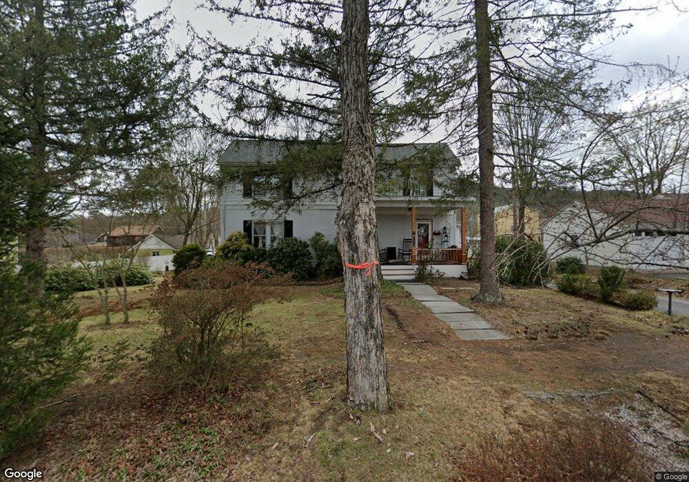 209 E Ann St, Milford, PA 18337 - photo 1