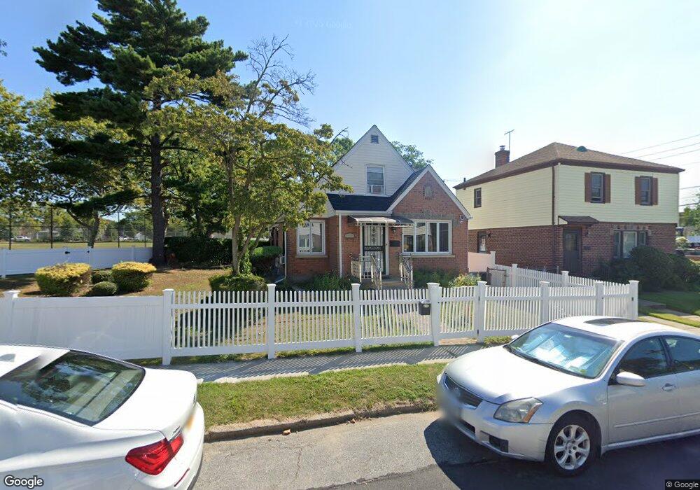 5645 190th St, Fresh Meadows, NY 11365 - photo 1