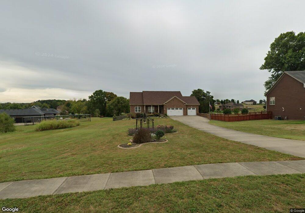 649 Sunray Dr, Shepherdsville, KY 40165 - photo 1