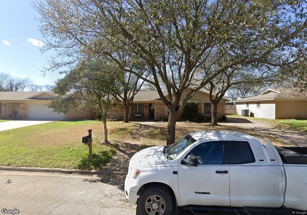 1232 Willowwood Dr, Cleburne, TX 76033 - photo 1