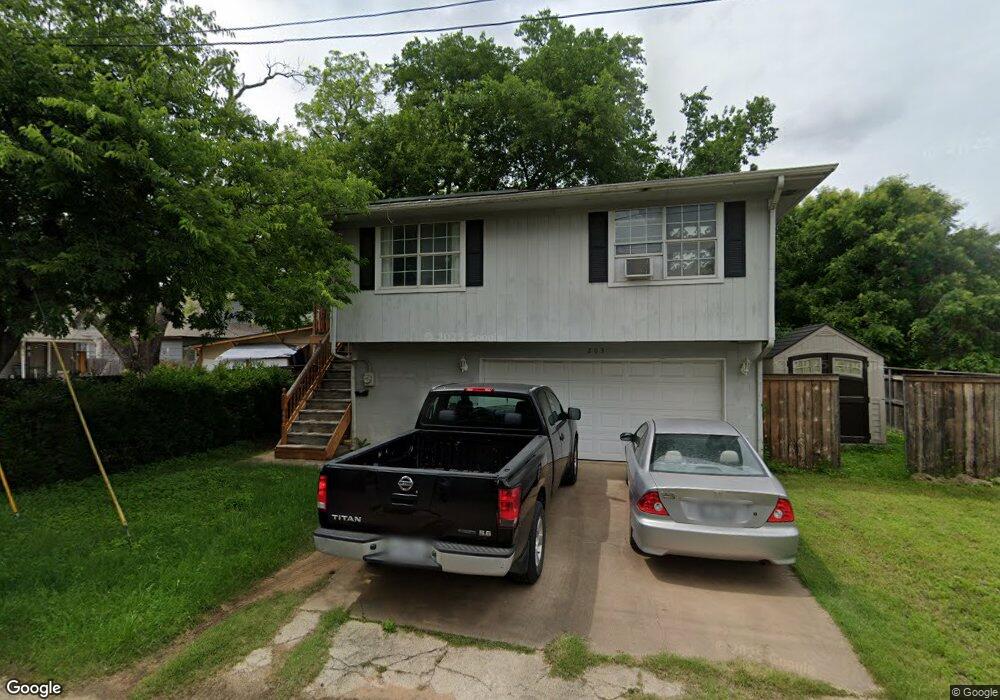 203 Meridith St, Cleburne, TX 76031 - photo 1