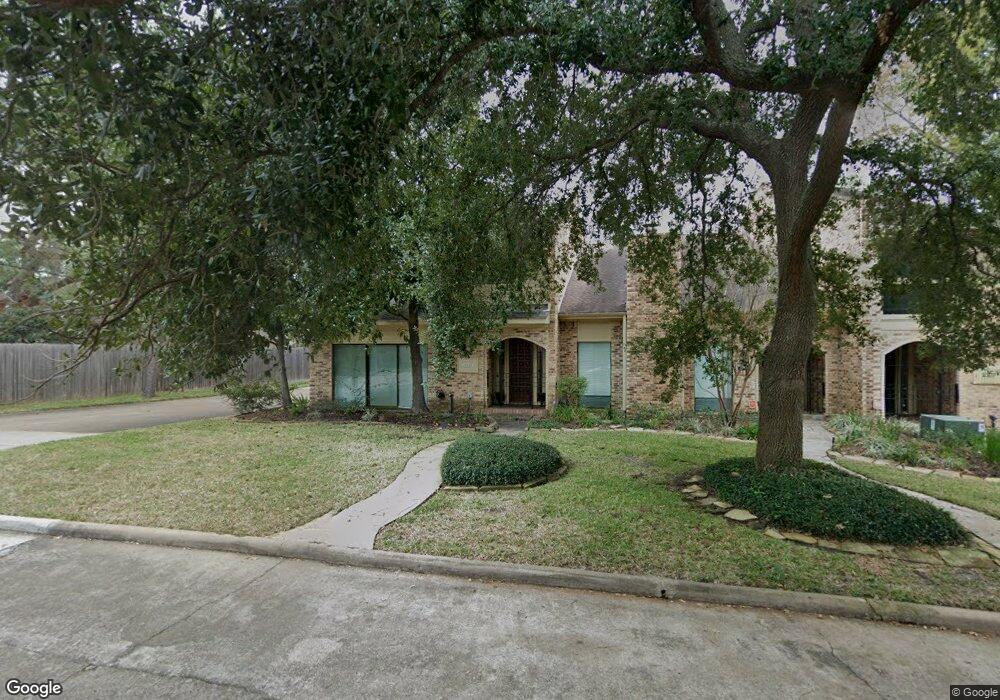 10103 Valley Forge Dr unit 27, Houston, TX 77042 - photo 1