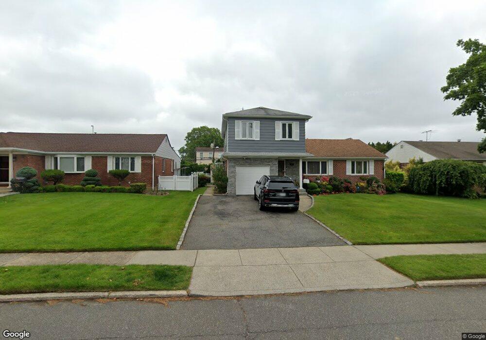 67 East St, New Hyde Park, NY 11040 - photo 1