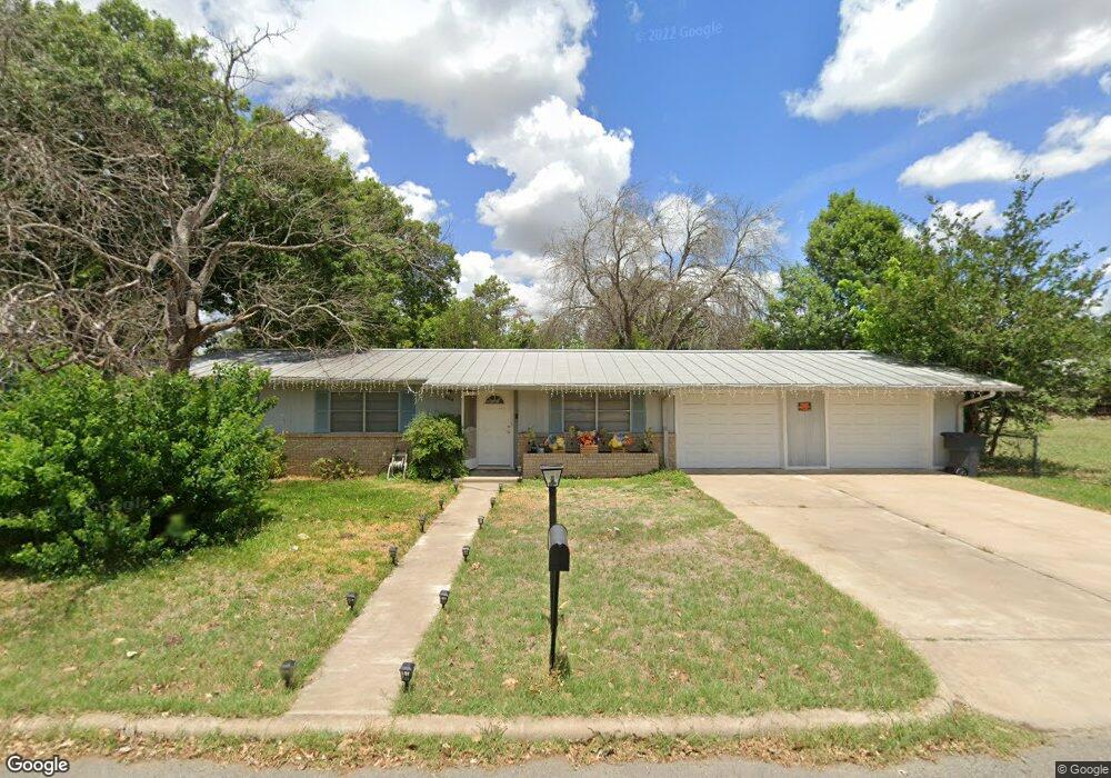 904 N Adams St, Fredericksburg, TX 78624 - photo 1