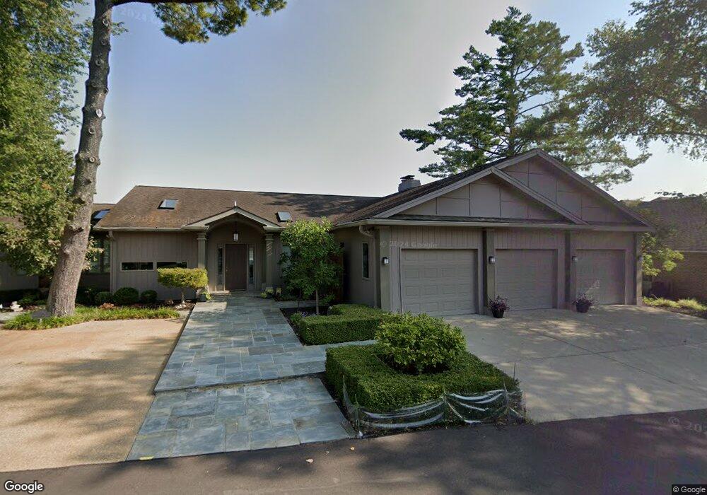 9162 W Tulip Dr, Columbus, IN 47201 - photo 1