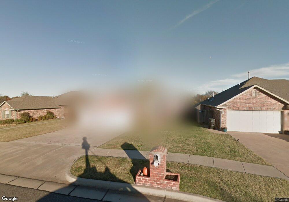 624 Loyd Ln, Moore, OK 73160 - photo 1