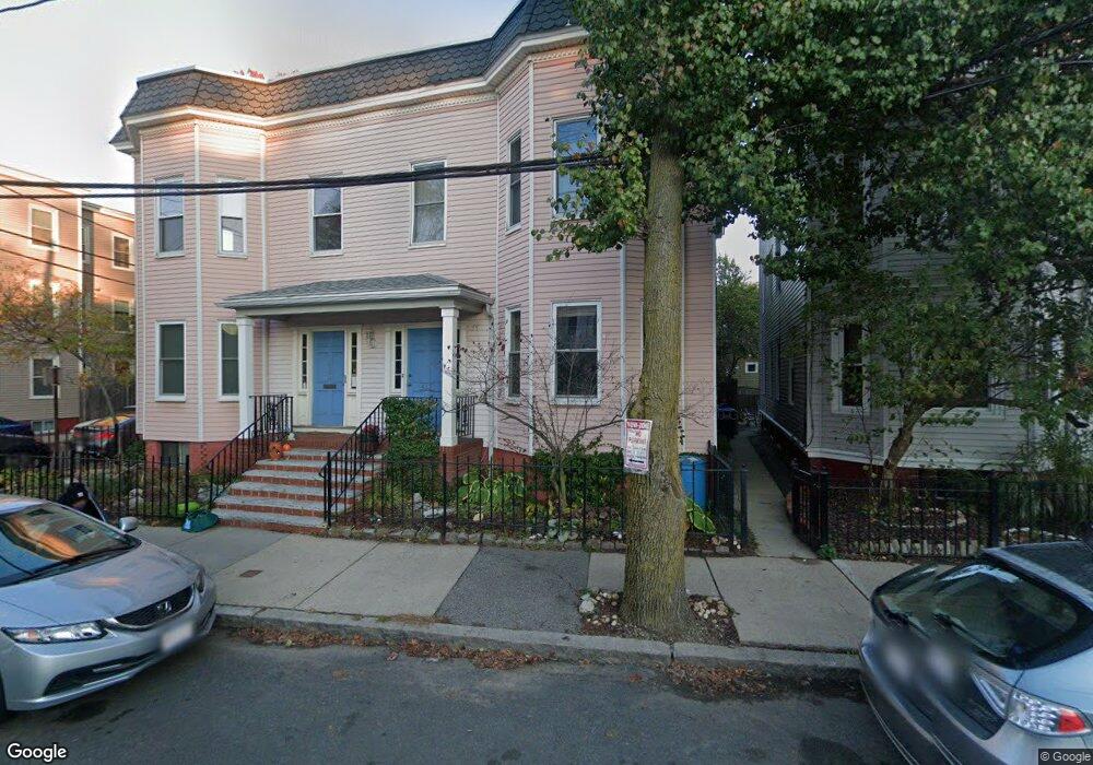 452 Windsor St unit 1, Cambridge, MA 02141 - photo 1