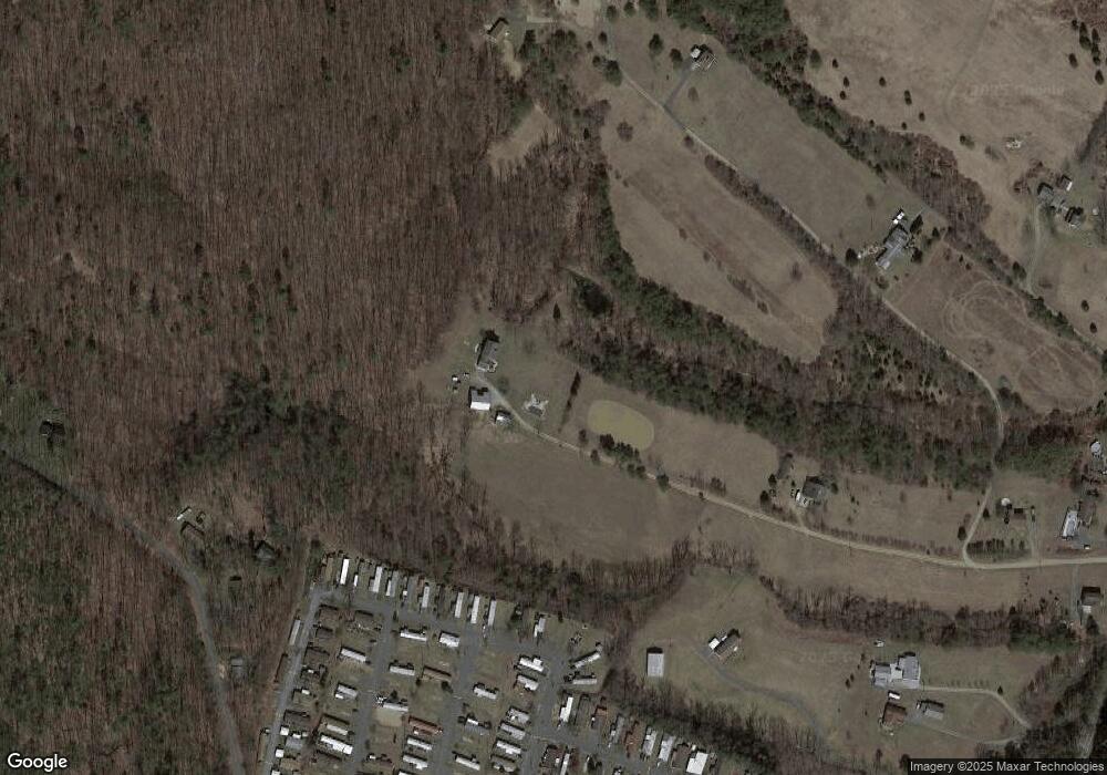 108 Weldon Dr, New Bloomfield, PA 17068 - photo 1