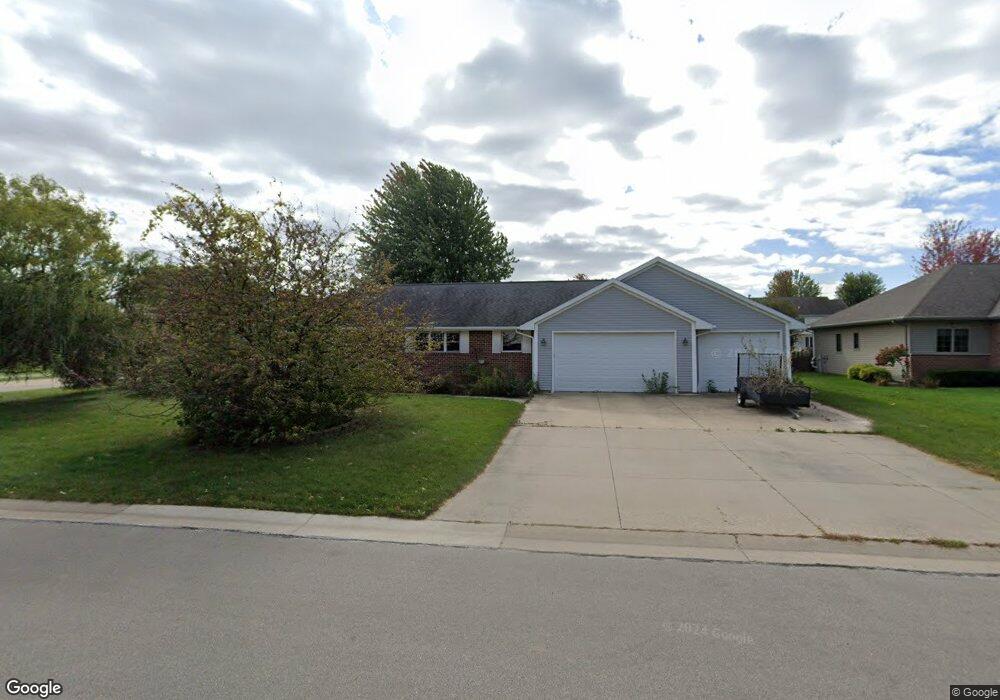 W5905 Geranium Dr, Appleton, WI 54915 - photo 1