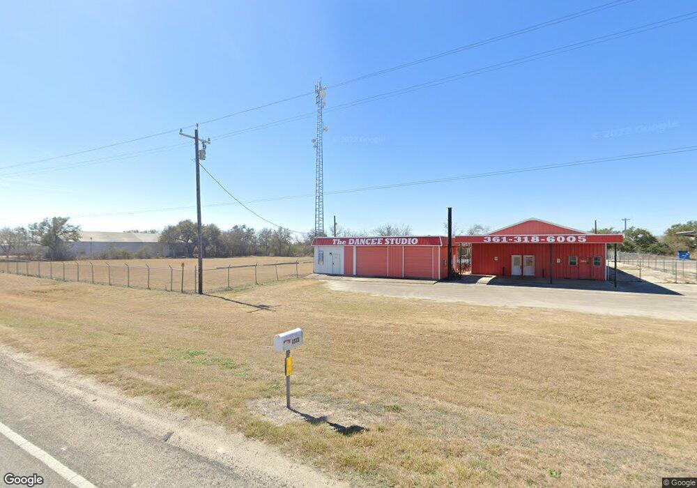 1513 U S 181 Frontage Rd, Beeville, TX 78102 - photo 1