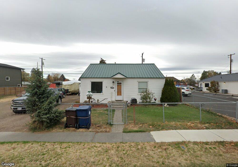 823 SW 13th St, Redmond, OR 97756 - photo 1