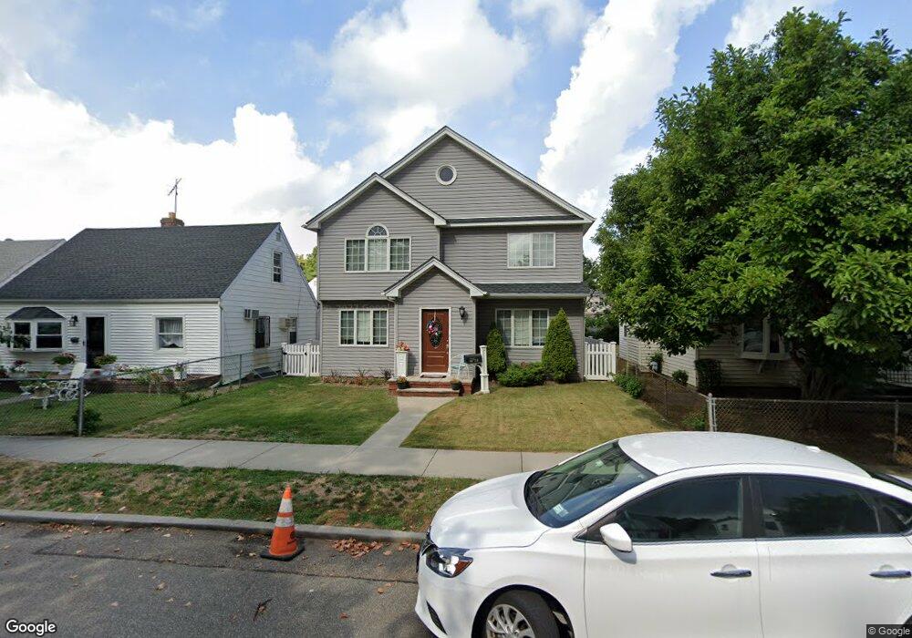 4736 166th St, Flushing, NY 11358 - photo 1