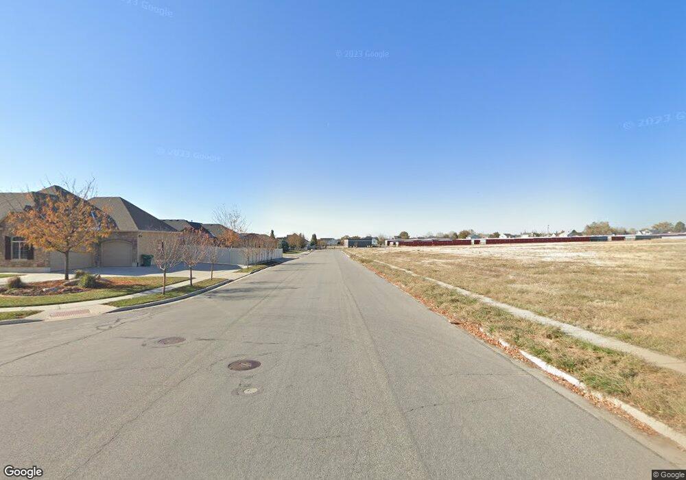 260 E 1800 N unit 8, Layton, UT 84041 - photo 1