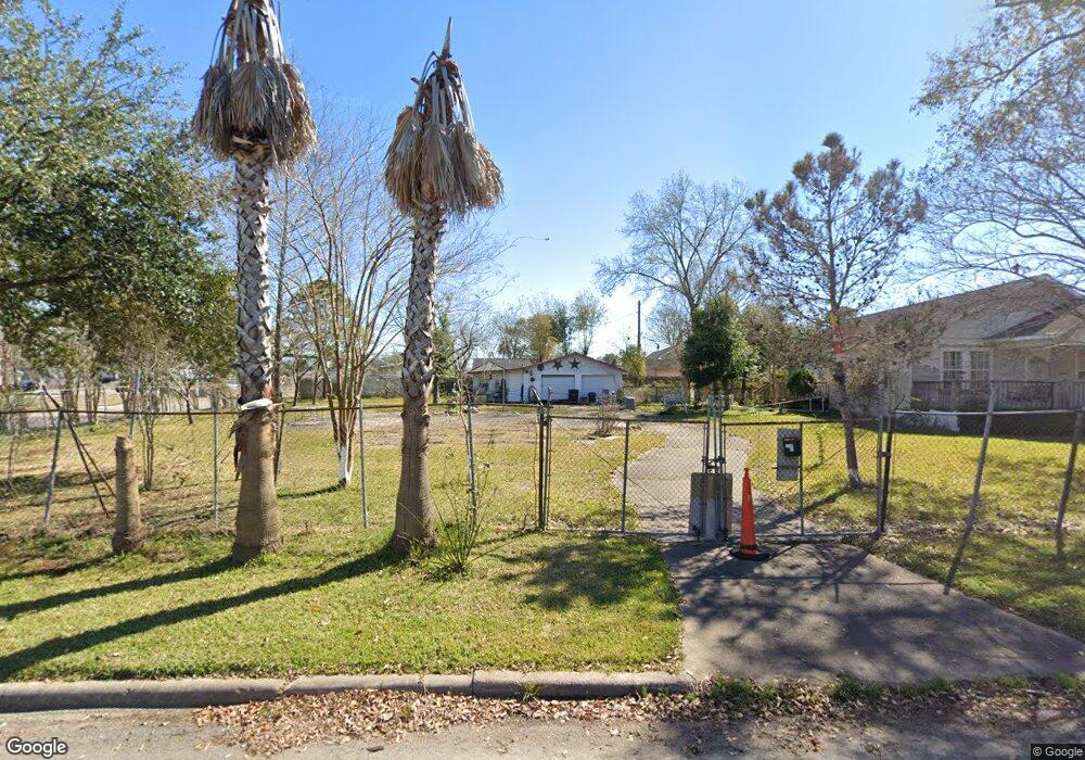 7734 Linda St, Houston, TX 77087 - photo 1