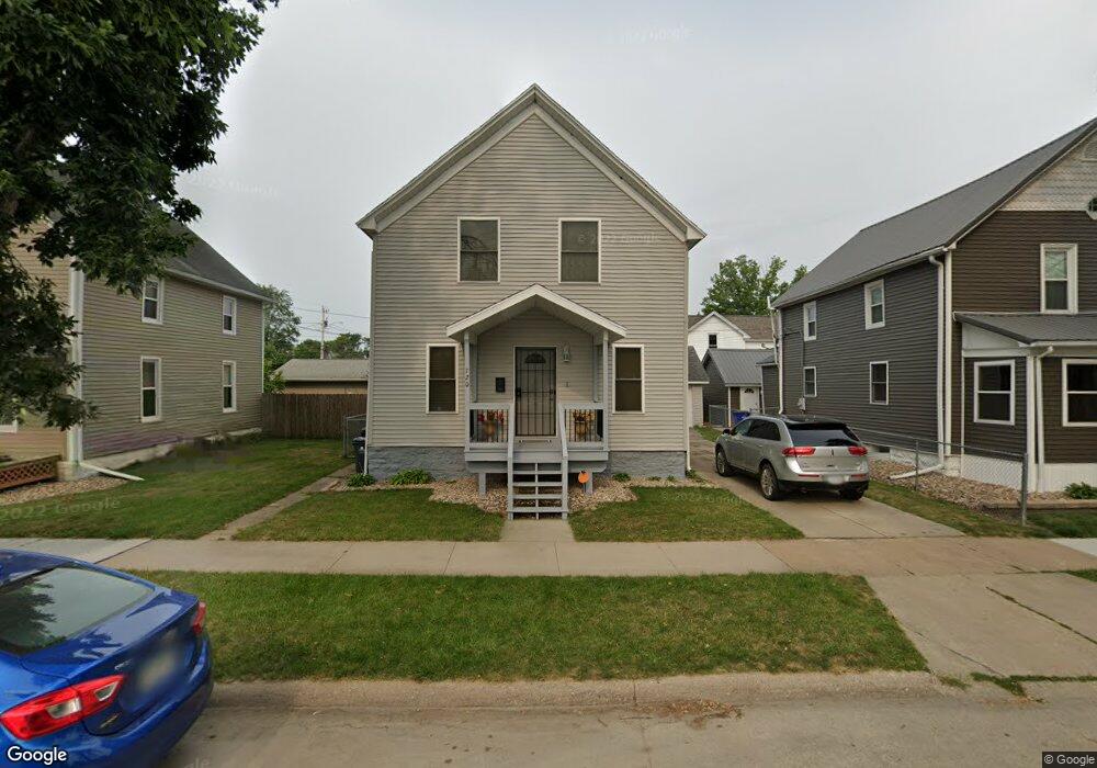 720 8th St NW, Cedar Rapids, IA 52405 - photo 1