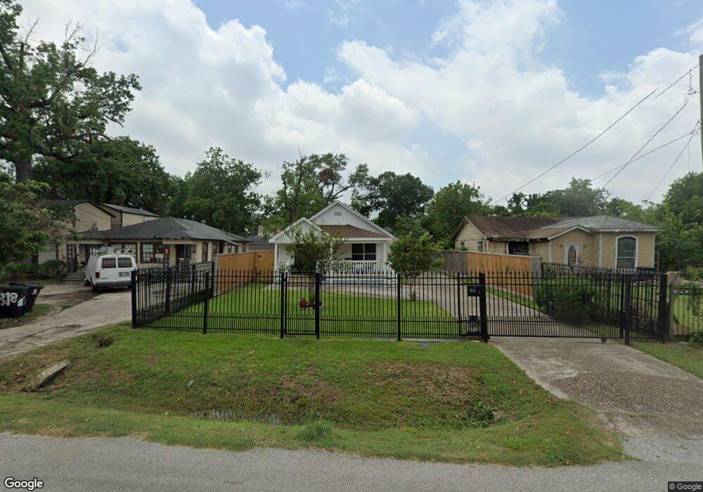 312 Plymouth St, Houston, TX 77022 - photo 1