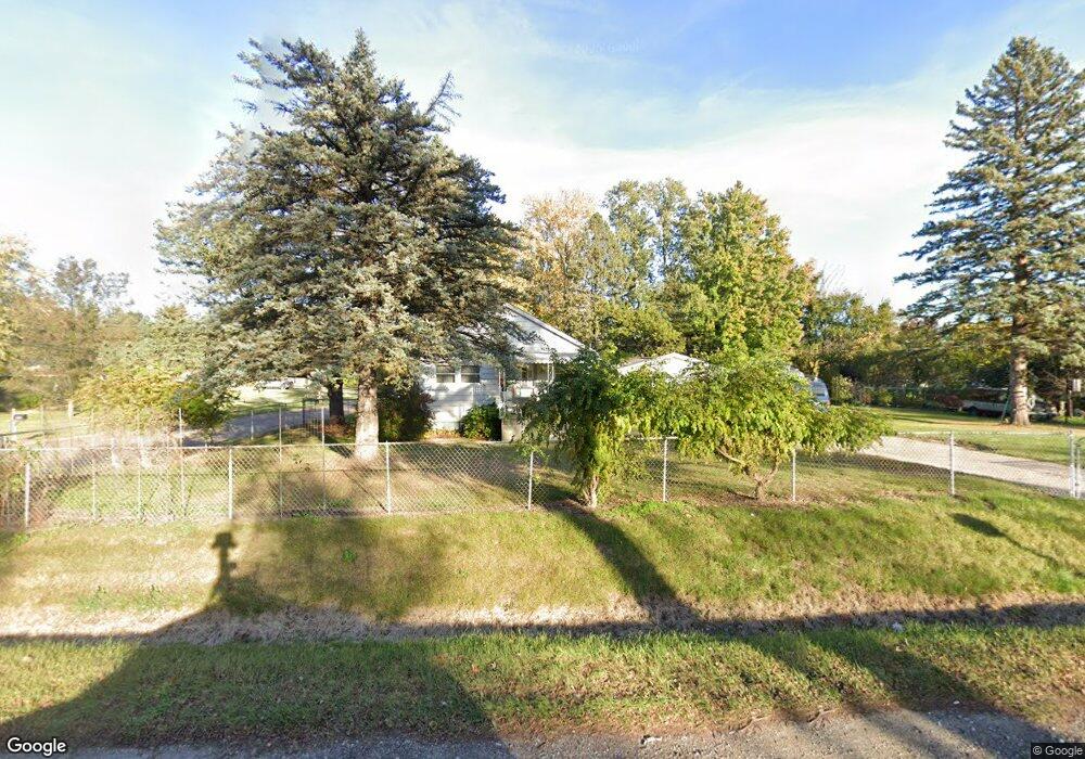 431 S Hospital Rd, Waterford, MI 48327 - photo 1