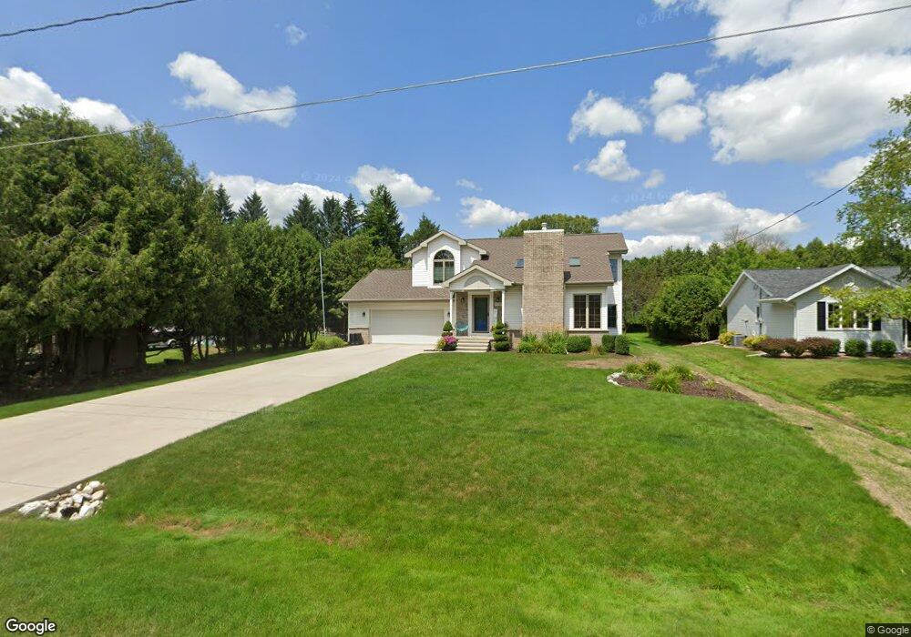 4516 Harvest Cir, Manitowoc, WI 54220 - photo 1