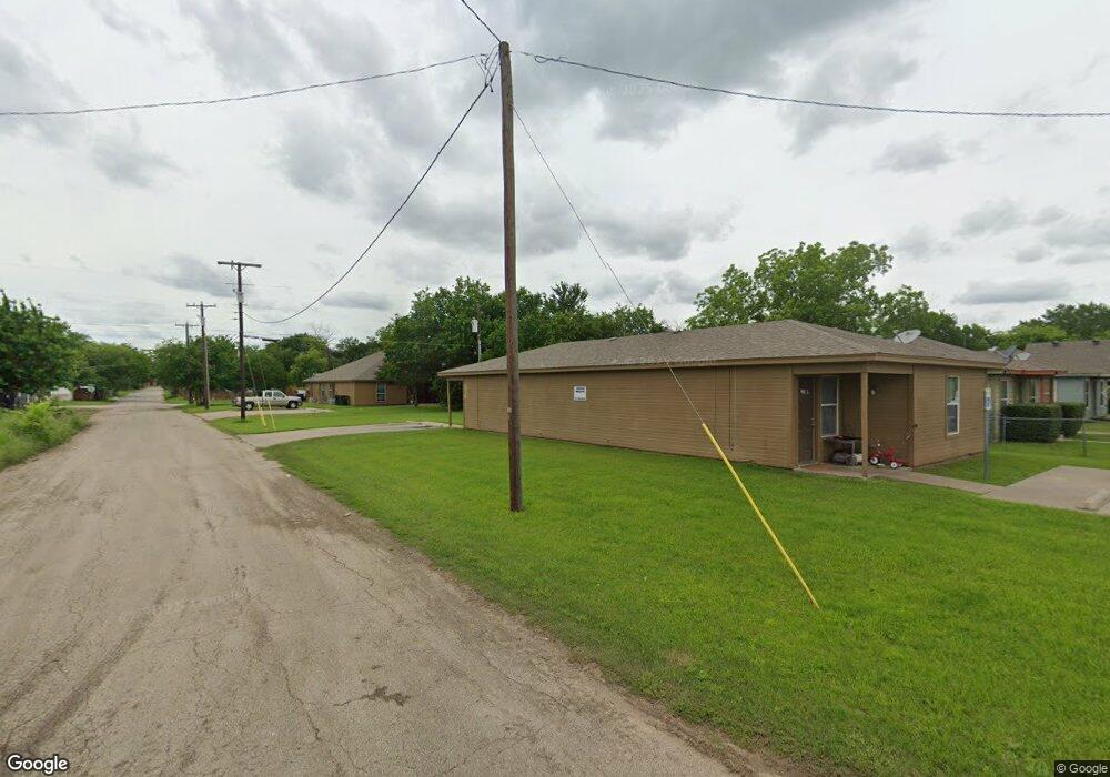 901 N Border St, Cleburne, TX 76031 - photo 1