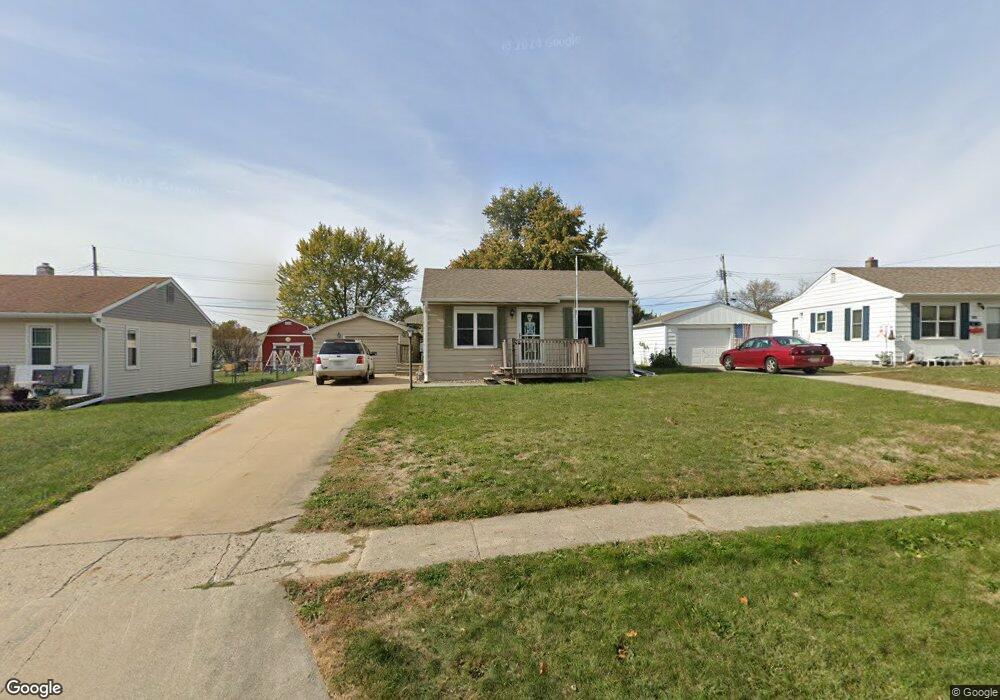 401 E 21st St S, Newton, IA 50208 - photo 1