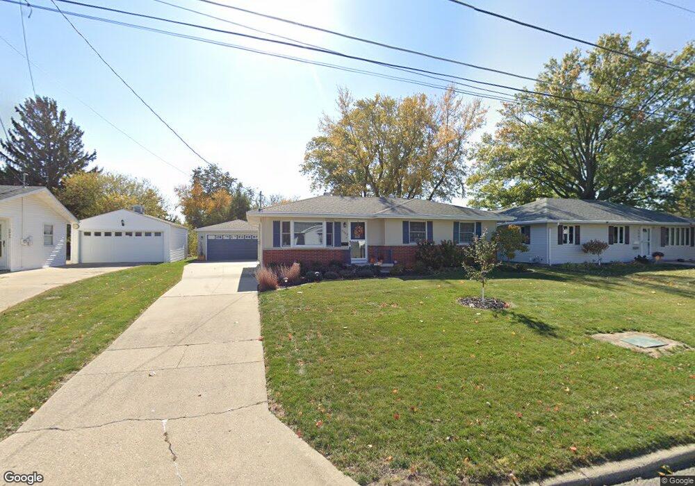 2003 N 2nd Ave E, Newton, IA 50208 - photo 1