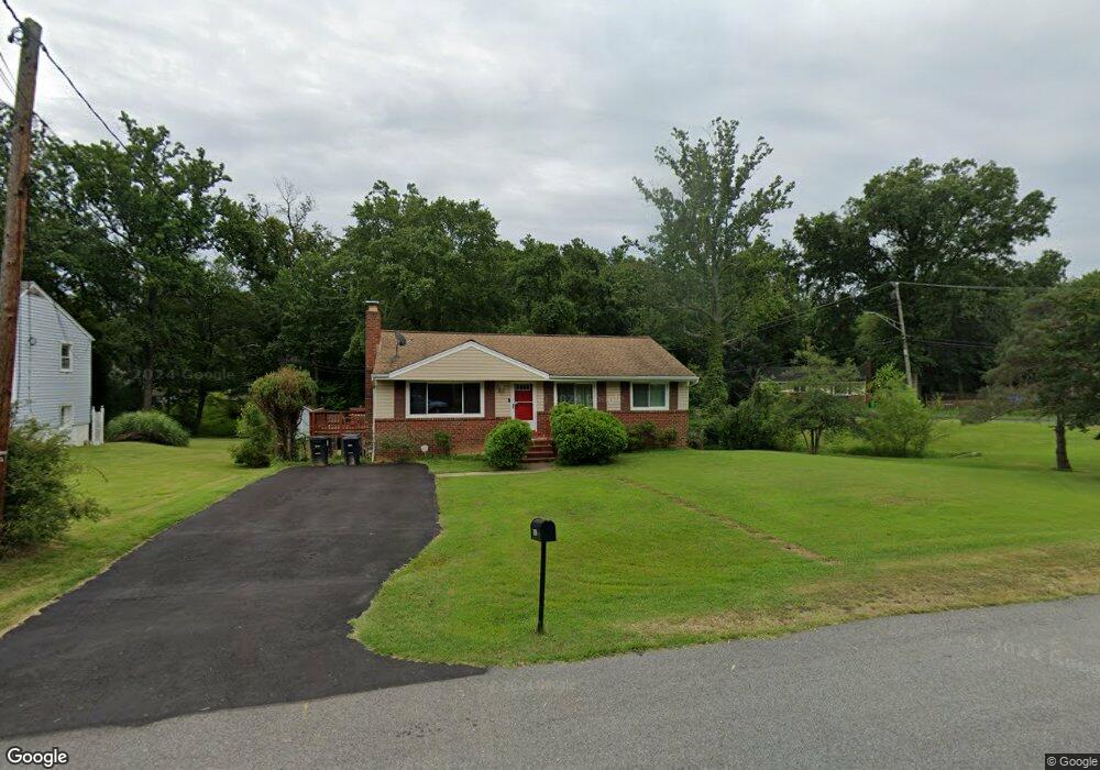 5901 Parkway Dr, Laurel, MD 20707 - photo 1