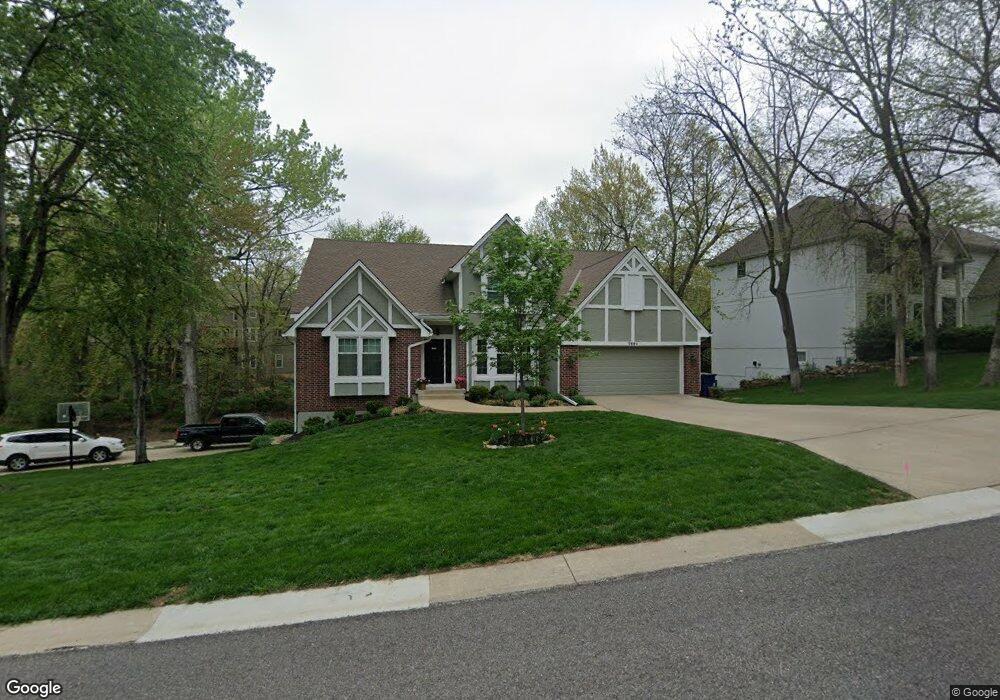 7601 Widmer Rd, Shawnee, KS 66216 - photo 1