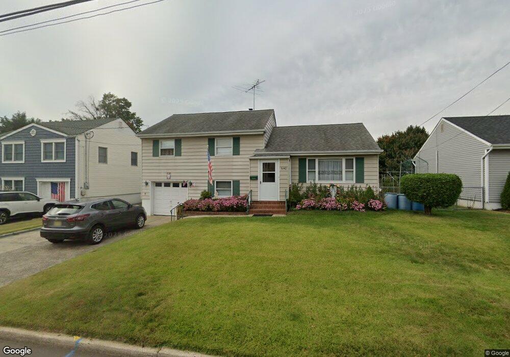 640 Fairway Rd, Linden, NJ 07036 - photo 1