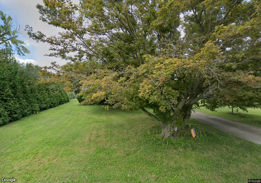 1426 Mccullough Ln, Columbus, IN 47203 - photo 1