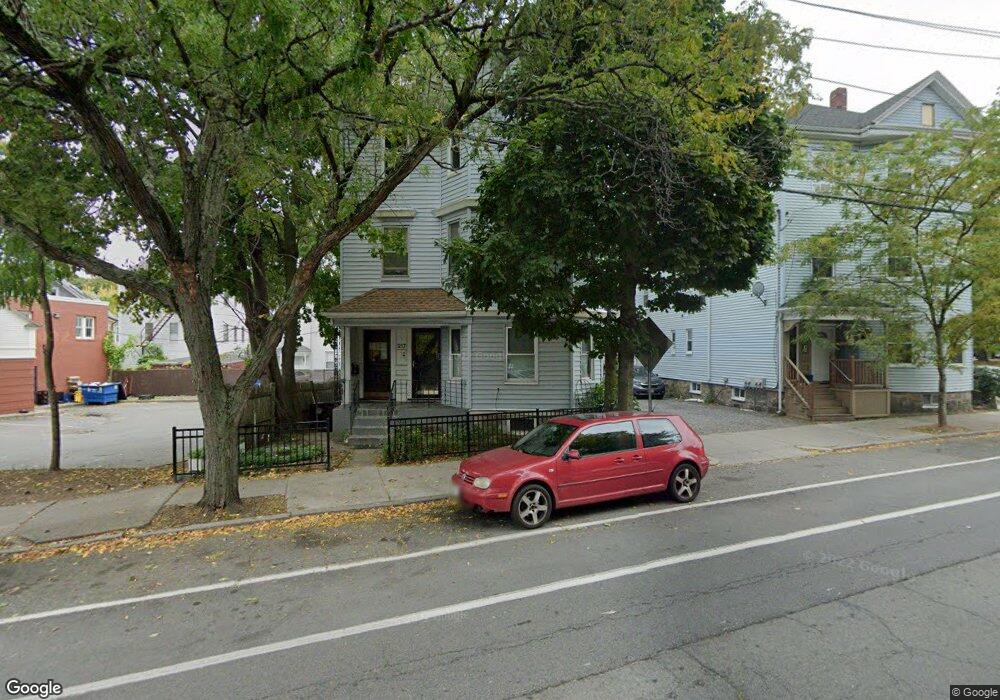 217 Cypress St unit 3, Brookline, MA 02445 - photo 1