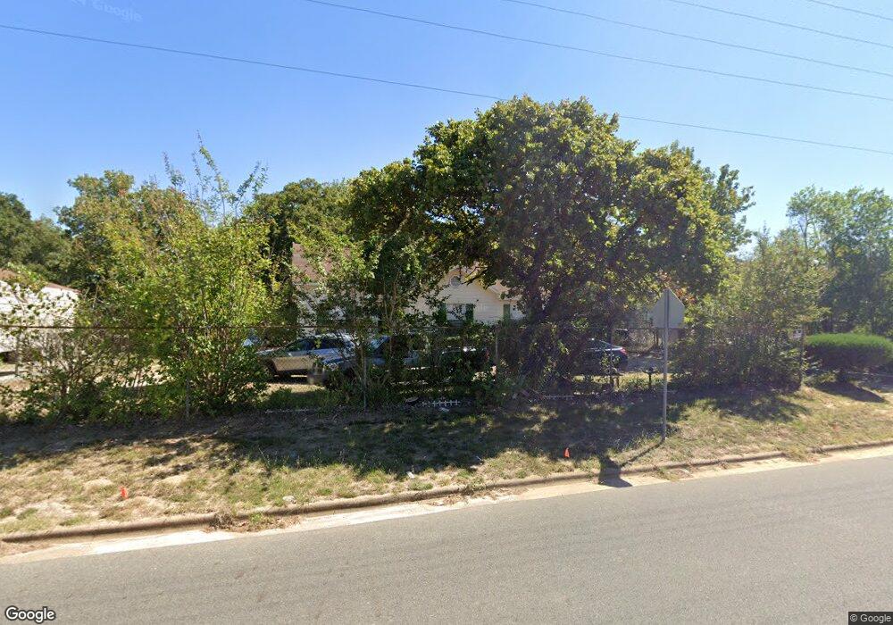 710 N Sanders St, Nacogdoches, TX 75964 - photo 1