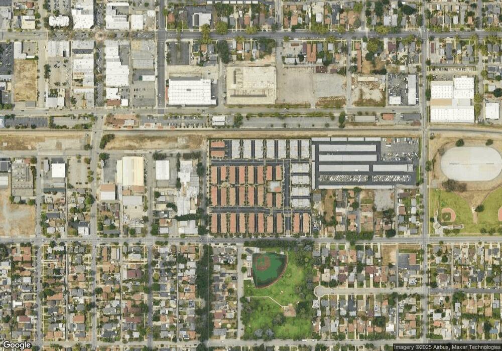 139 Royal Way unit 2 Bed w Roommate in, Upland, CA 91786 - photo 1