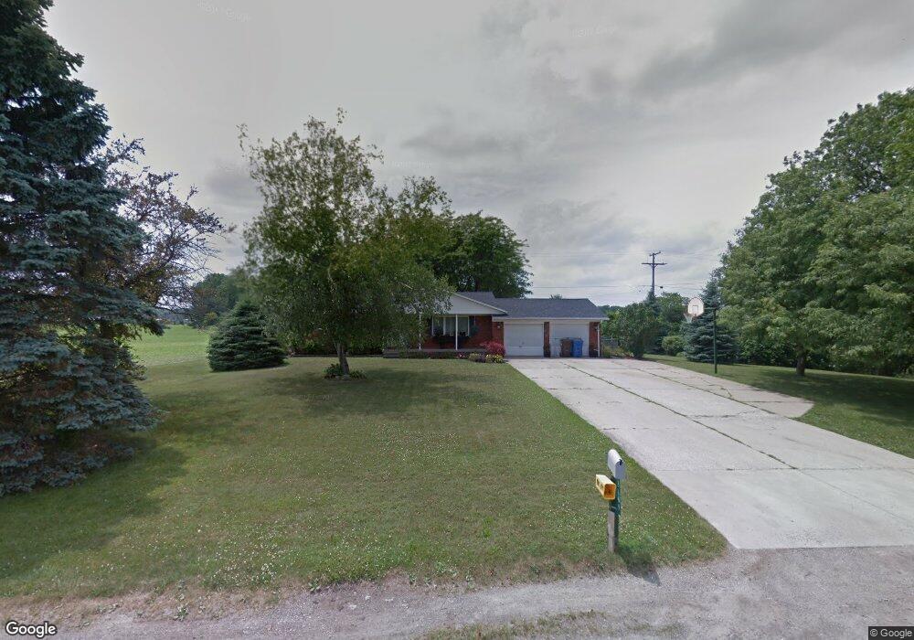 8169 Reinhardt Rd, Carleton, MI 48117 - photo 1