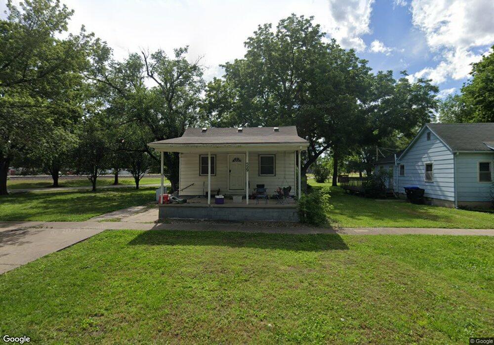 529 Spruce St, Rossville, KS 66533 - photo 1