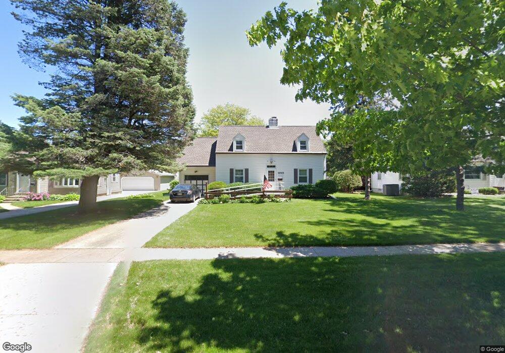 1915 W 6th St, Waterloo, IA 50702 - photo 1