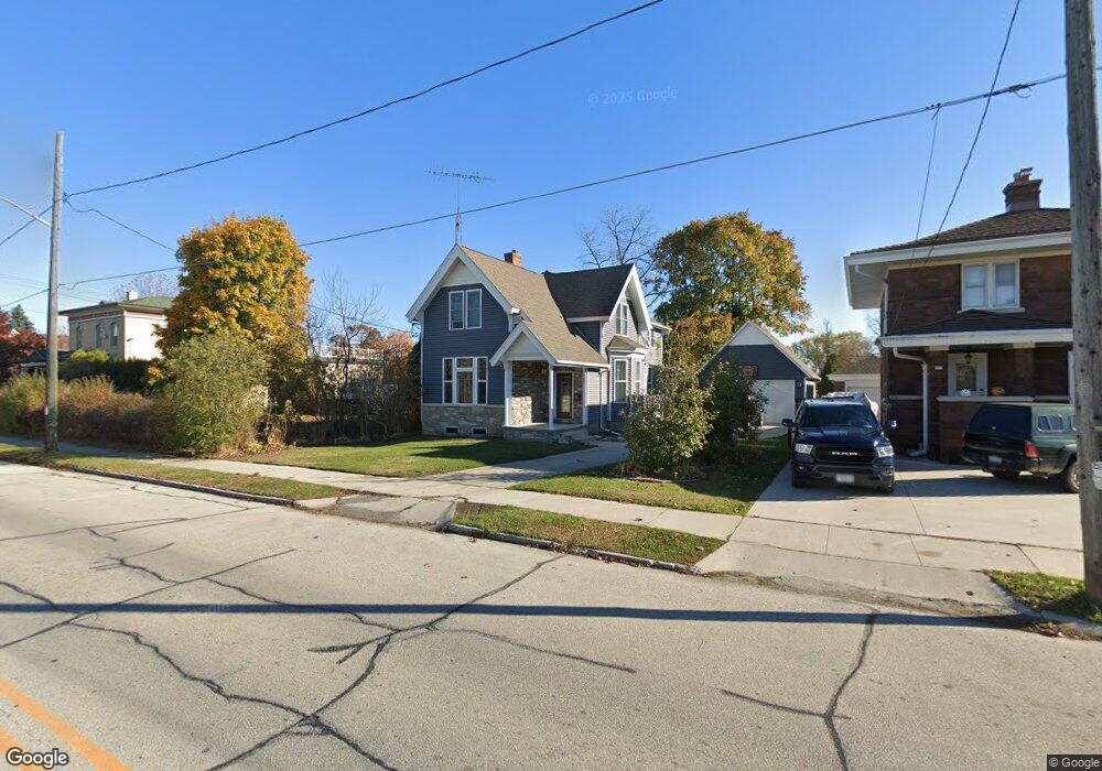 627 N 8th St, Manitowoc, WI 54220 - photo 1