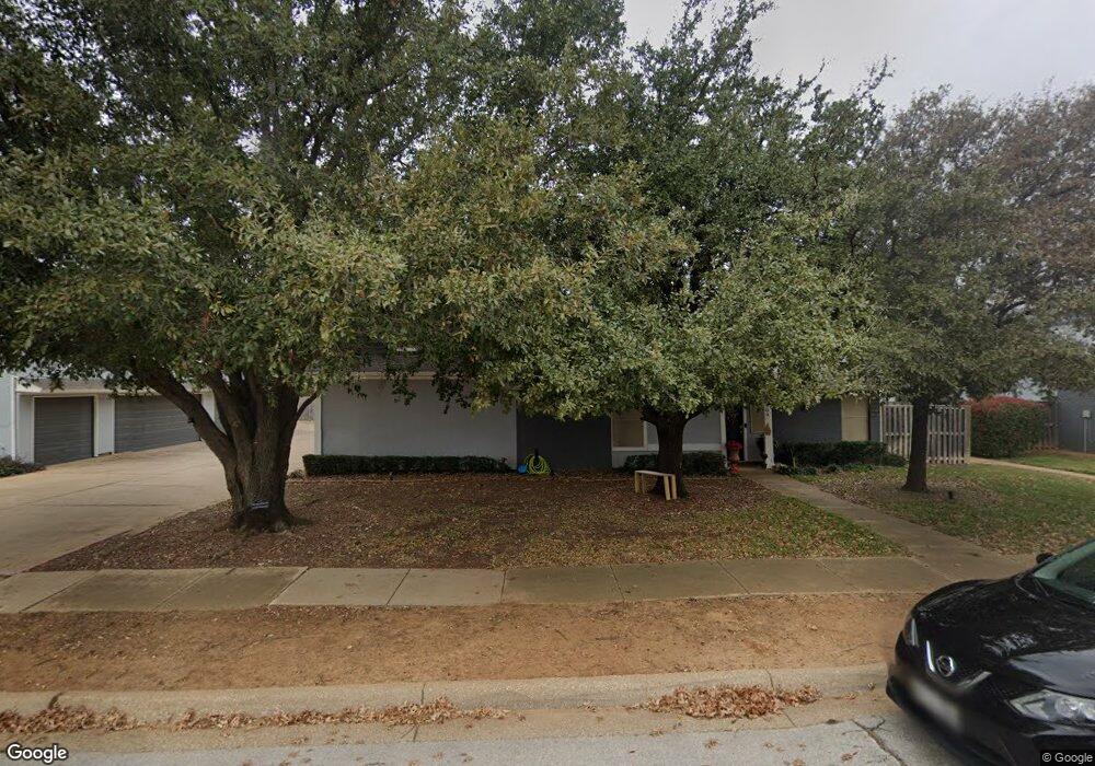 611 Ridgeline Dr, Hurst, TX 76053 - photo 1