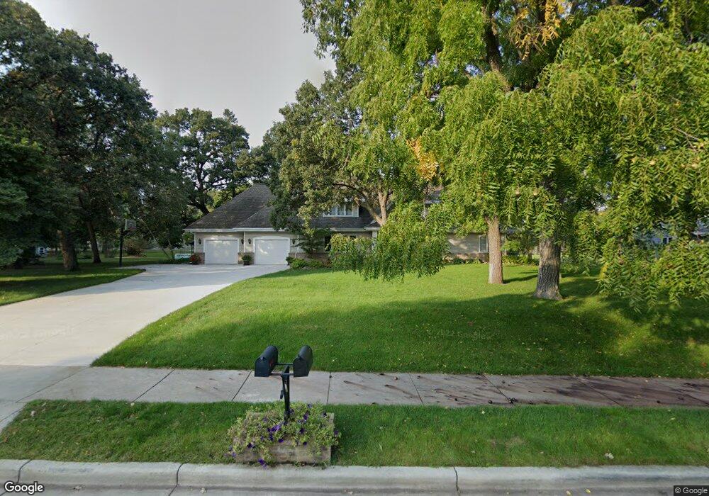 402 Summit Ave, New Ulm, MN 56073 - photo 1