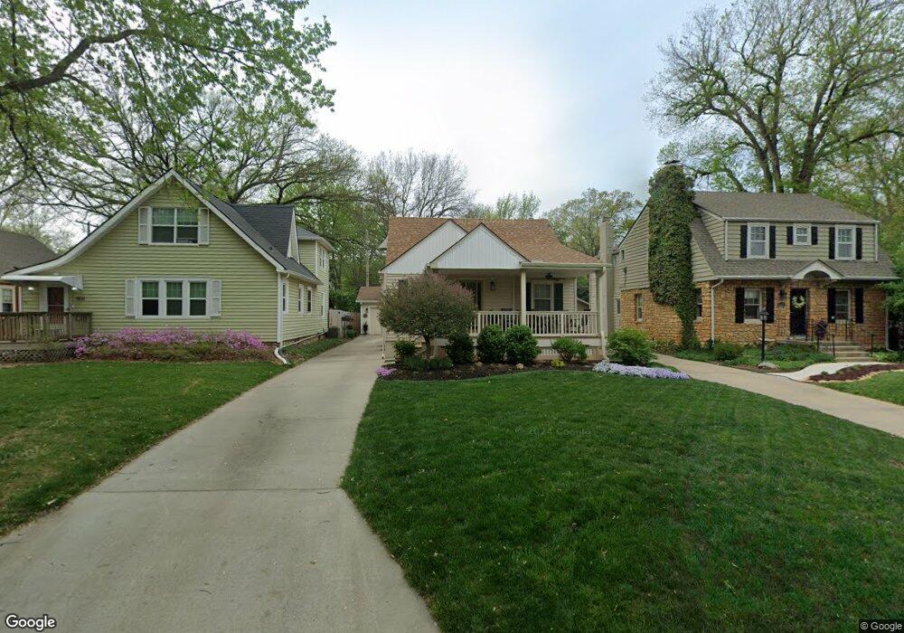 1427 SW Collins Ave, Topeka, KS 66604 - photo 1