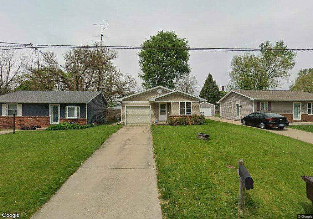 63 Gavin St, Lincoln, IL 62656 - photo 1