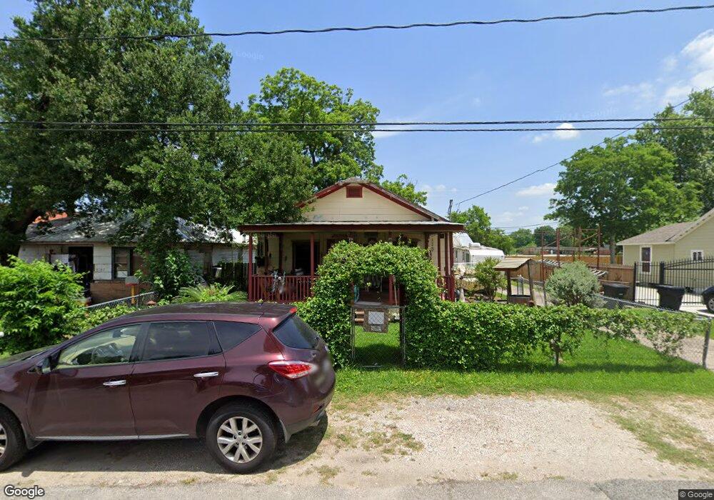 9122 Shoreham St, Houston, TX 77093 - photo 1